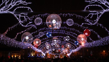 Illuminations de Noël : réduisons le nombre de jours, pour arrêter de gaspiller de l'argent et de l'énergie !