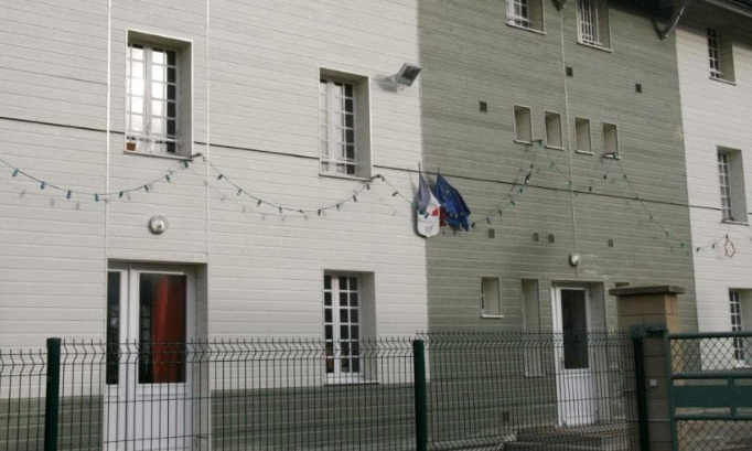 NON A LA FERMETURE D'UNE CLASSE