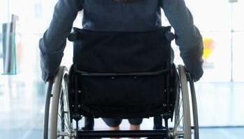 STOP aux violences faites aux personnes âgées ou en situation de handicap !