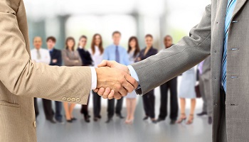 Oui à une prime d’astreinte aux intérimaires qui sont appelés le jour même pour une mission !