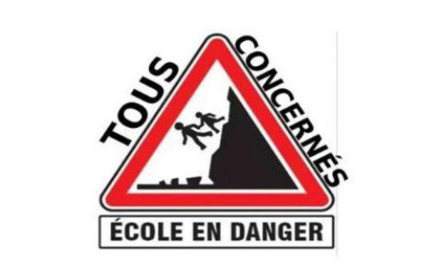 NON A LA FERMETURE D'UNE CLASSE