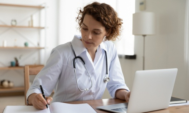 stop aux dépassements d'honoraires des médecins spécialistes