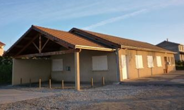 CONTRE LA FERMETURE DE LA SALLE DES FETES DE LA CULA (42800)