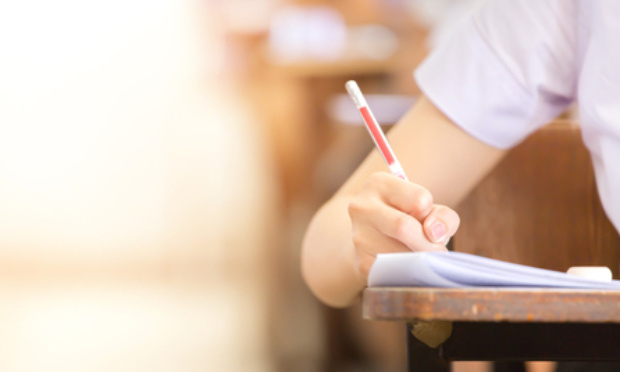 Un allègement des examens