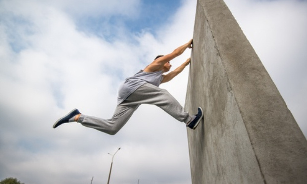 Construire sur l'ancien tennis un spot de Parkour et Street Workout pour tous