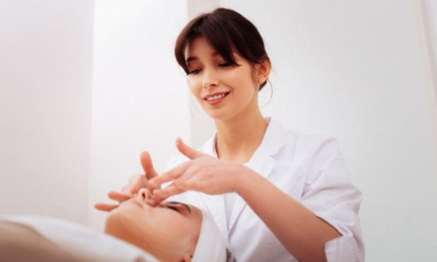 Reconnaissance de notre métier, et diplôme obligatoire avant de faire des formations. Notre métier est également essentiel....