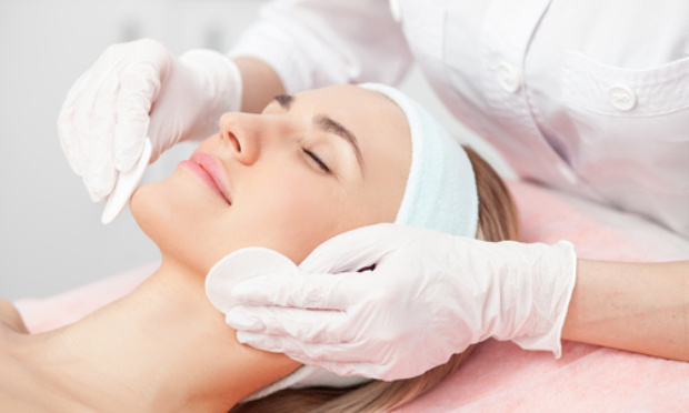 Pour la réouverture des métiers de l’esthétique, le droit de travailler et de donner du bien-être à nos clientes et à nos clients.