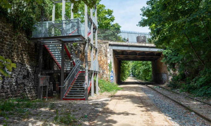 Pour la création d'un parc canin sur la coulée verte Pereire !