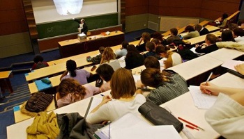 Licencié pour avoir refusé de donner son cours face à une élève voilée !