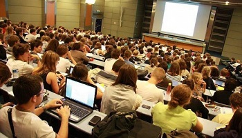 Pour la réouverture des barrières de la faculté de Caen rue du Moulin au Roy, Campus 1