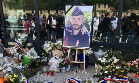 Pour qu'une place d'Avignon porte le nom du Policier Éric MASSON tué dans l'exercice de ses fonctions