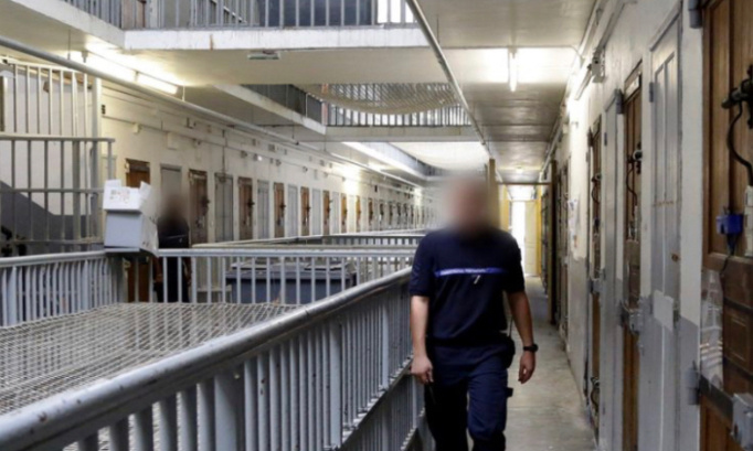 Rétablir l'ordre et la discipline dans les prisons