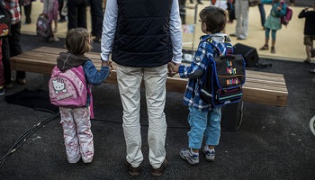Non aux allocations familiales versées aux familles n'ayant pas la garde de leurs enfants !