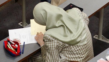 #FacPourToutes - Interdiction du voile à l’Université ? NON, votre loi ne passera pas ! NON, vos propos islamophobes ne sont pas acceptables !