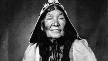 Solidarité humanitaire envers les peuples autochtones du Canada pour mettre fin à 64 ans de féminicide génocidaire. Nous réclamons une enquête onusienne et l'AANB.‏