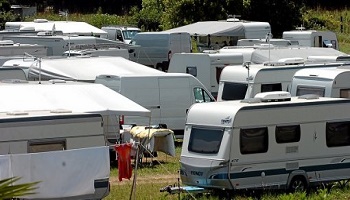 Stopper les camps sauvages de gens du voyage sans sécurité et sans suivi