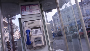 Nous demandons le maintien des cabines téléphoniques
