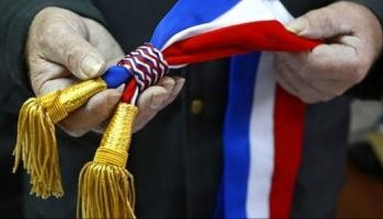 Contre la présentation aux élections des politiques poursuivis par la justice