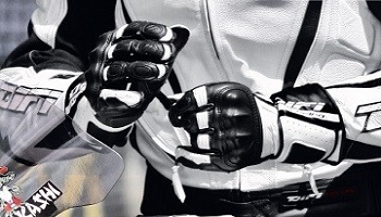 Pour que la loi de l'obligation du port de gants en moto soit créée