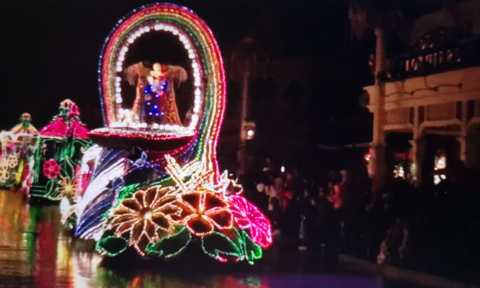 Pétition très urgente pour que la parade fantastique fantillusion revienne à Disneyland Paris