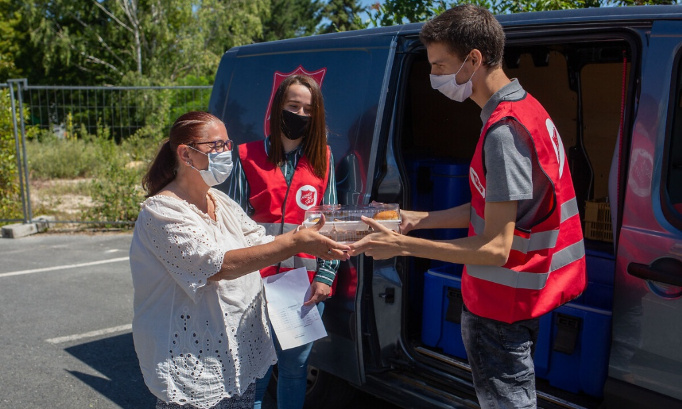 L’été aussi, il est essentiel de pouvoir se nourrir !