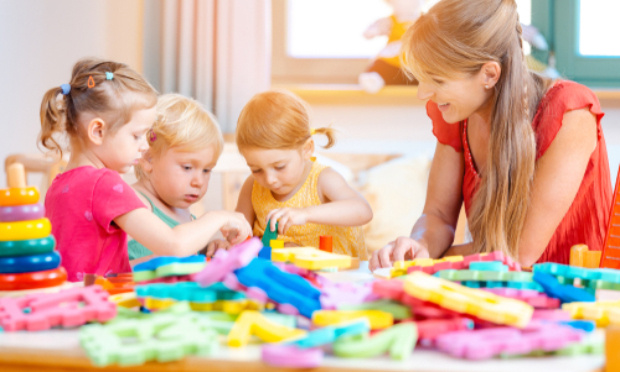 Non à la fermeture de la MAM à Haute-Rivoire pour un motif discriminatoire