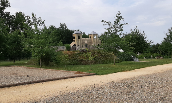 Non à une aire de jeux publique payante !