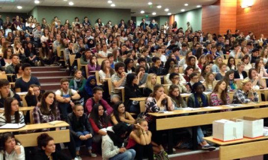 Contre la réduction de moyens en zone prioritaire