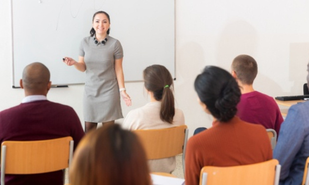Nous voulons suffisamment de professeurs pour chaque matière