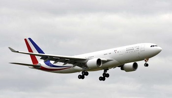 Contre l'utilisation des avions de la république par Mme Royale, à des fins privées