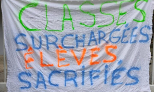 Non aux classes surchargées !