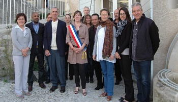 Par solidarité à un premier adjoint menacé de limogeage par ce qu'il a contré les décisions unilatérales du maire.