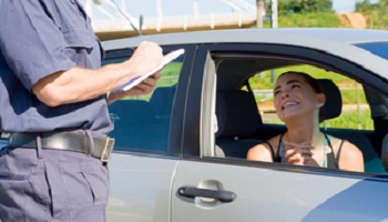 Retrait de la loi Taubira qui classe la conduite sans permis non plus en délit mais contraventionnel