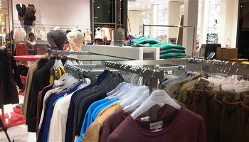 Simons, arrêtez le commerce de fourrure !