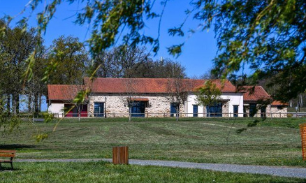 Contre l'emplacement du projet de construction site de Maison Neuve