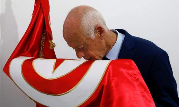 Tunisiens défendent la république / Tunisians to defend the republic