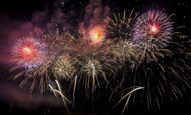 Pour la suppression totale des feux d'artifice !