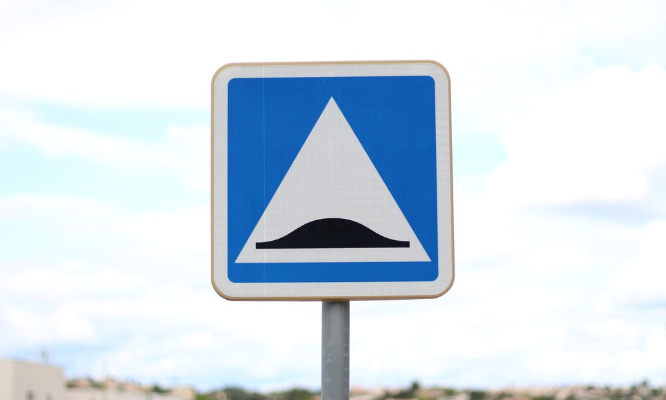 Ralentisseurs dans Nevremont