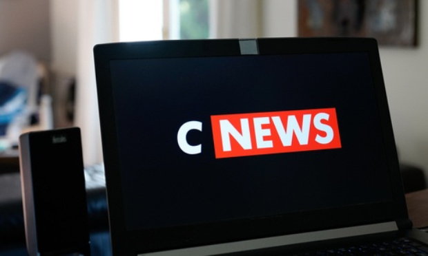 Interdire d'antenne Laurence Saillet, qui n'est pas journaliste et qui ne respecte pas la charte de Munich de 1971 en intervenant sur CNews. La Charte de déontologie de Munich (ou Déclaration des devoirs et des droits des journalistes.