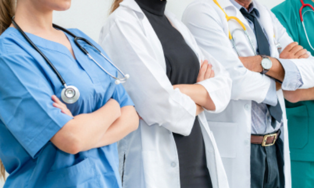 Cette pétition est pour tout les médecins expulsés de leurs emplois pour avoir dit la vérité ( Drs Raoult, Peronne, Fouche et d’autres )