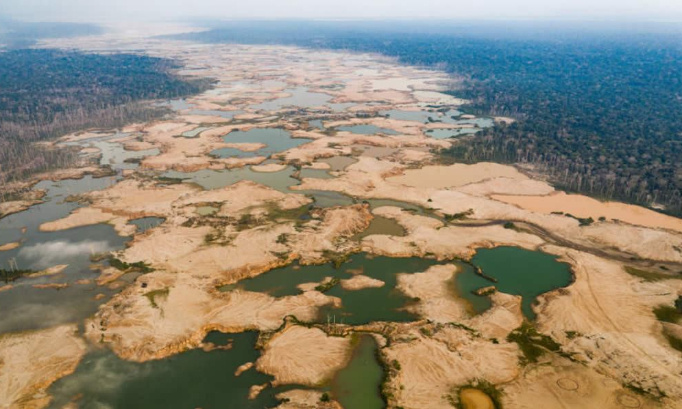 Arrêter les mafias illégales d'extraction d'or au Pérou