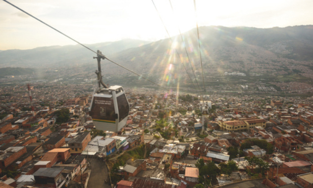Non au projet de téléphérique Lyon Francheville