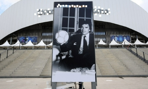 Renommer le stade Vélodrome en stade Bernard Tapie