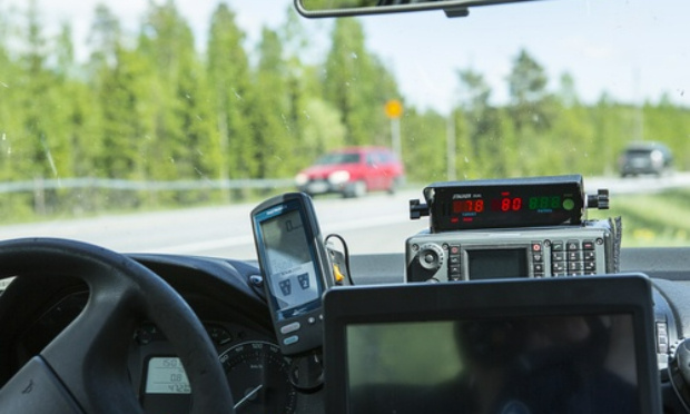 NON AUX VOITURES RADARS PRIVÉES