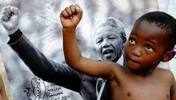 Pétition sur la race blanche et démission de ses mandats