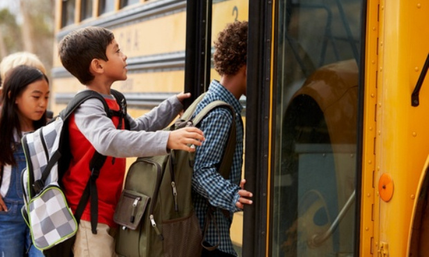 Stop à la discrimination : Deux enfants, privés d'enseignement !
