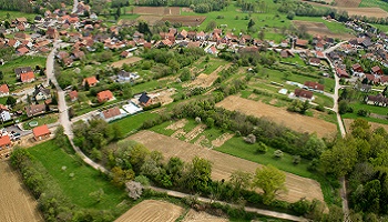Une aire de jeux dans le lotissement les hauts de la laure
