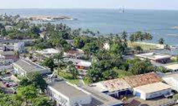 À vos pirogues, l'eau monte... Tous ensemble, sauvons Port-Gentil.