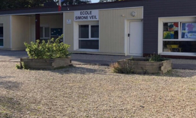 Non à la fermeture de l'école élémentaire  Simone Veil