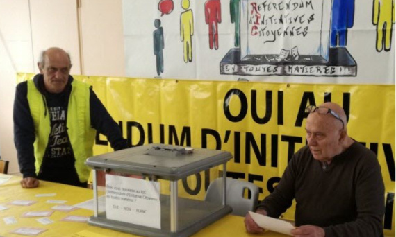 contraindre les candidats à la présidentielle à proposer un RIC